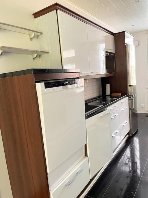 Cozy Near Santa Village W Free Parking *